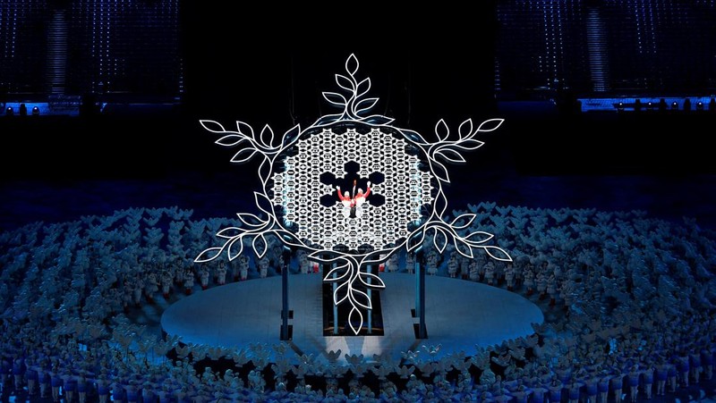 Pembukaan Olimpiade musim dingin Beijing 2022 digelar di Bird's Nest Stadium (AP/Bernat Armangue)