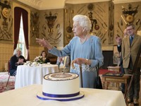 Koki Istana Ungkap Menu Wajib Ratu Elizabeth Sejak Balita