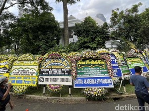 Bolehkah Takziah dengan Mengirim Karangan Bunga?