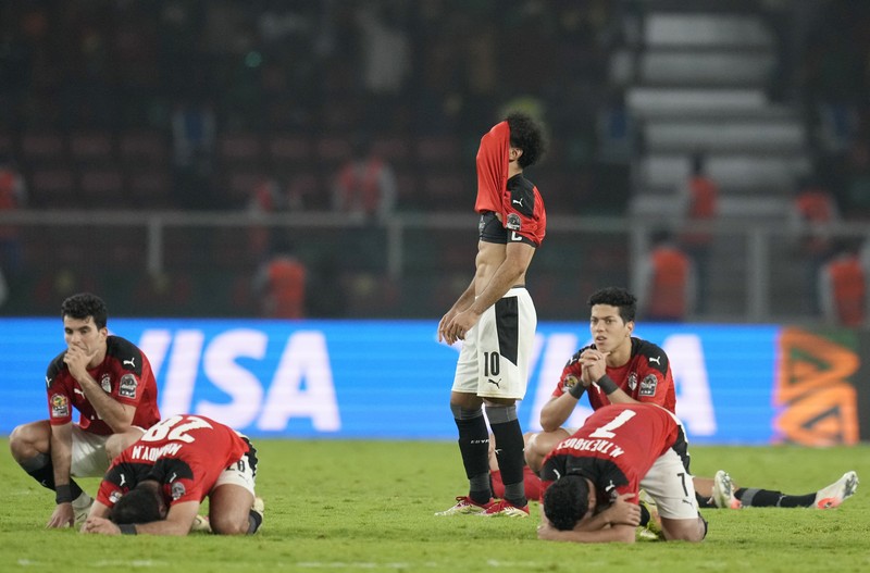 APTOPIX Cameroon African Cup Soccer Senegal's players celebrate with trophy after winning the African Cup of Nations 2022 final soccer match between Senegal and Egypt at the Ahmadou Ahidjo stadium in Yaounde, Cameroon, Sunday, Feb. 6, 2022. (AP Photo/Sunday Alamba)