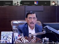 Saat Luhut Marah Ada yang Larang-Larang Vaksinasi
