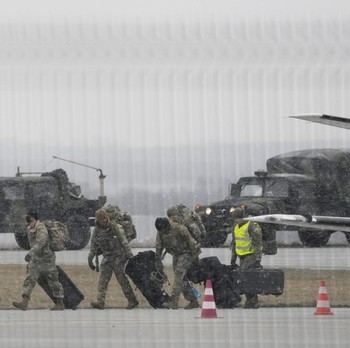 Rusia Vs Ukraina Makin Panas, Tentara AS Tiba di Polandia