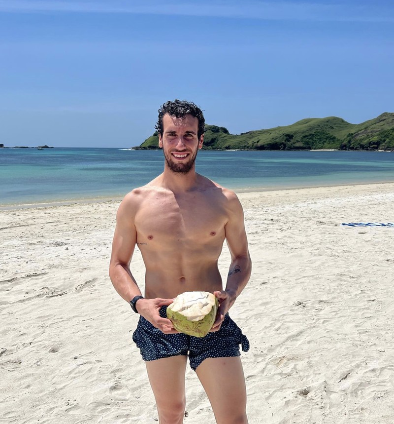 Marc Marquez tiba di lombok (Dok. Instagram/marcmarquez93) Marc Marquez tiba di lombok (Dok. Instagram/marcmarquez93)