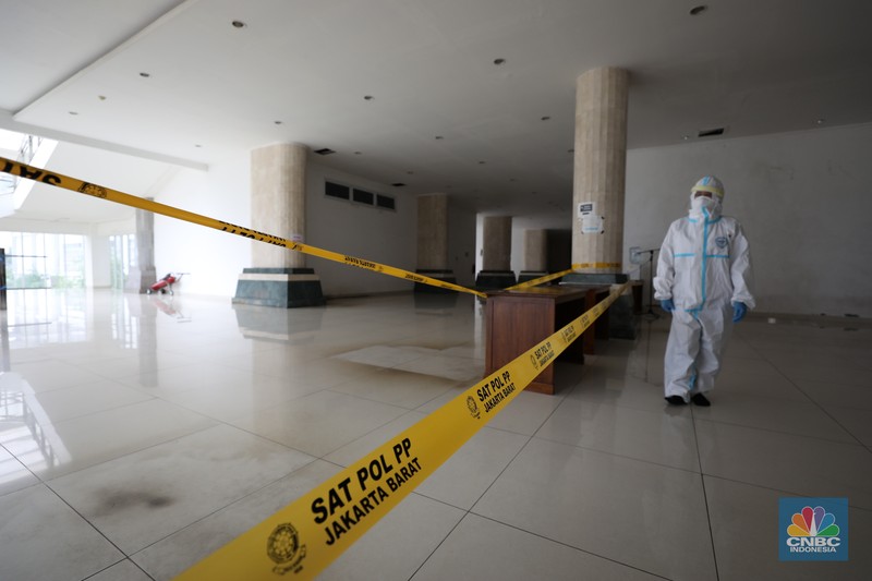 Masjid Hasyim Asy'ari, Jakarta Mulai Terima Pasien Covid (CNBC Indonesia/Tri Susilo) Masjid Hasyim Asy'ari, Jakarta Mulai Terima Pasien Covid (CNBC Indonesia/Tri Susilo)