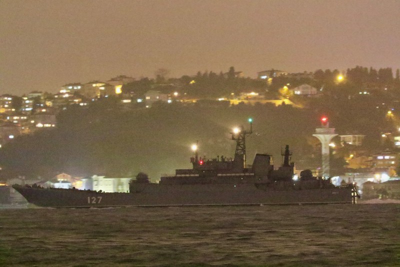 UKRAINE-CRISIS/RUSSIA-NAVY The Russian Navy's landing ship Minsk sets sail in the Dardanelles, on its way to the Black Sea, in Canakkale, Turkey February 8, 2022. REUTERS/Yoruk Isik