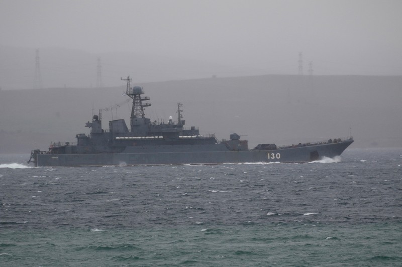 UKRAINE-CRISIS/RUSSIA-NAVY The Russian Navy's landing ship Minsk sets sail in the Dardanelles, on its way to the Black Sea, in Canakkale, Turkey February 8, 2022. REUTERS/Yoruk Isik