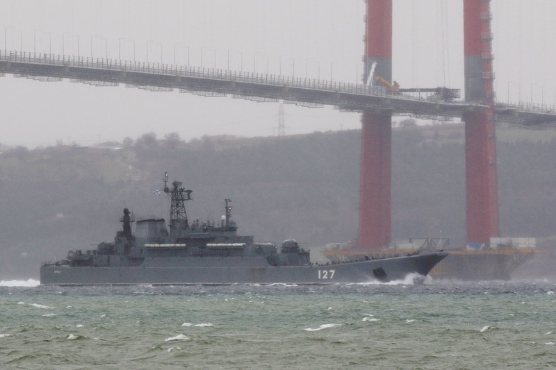 UKRAINE-CRISIS/RUSSIA-NAVY The Russian Navy's landing ship Minsk sets sail in the Dardanelles, on its way to the Black Sea, in Canakkale, Turkey February 8, 2022. REUTERS/Yoruk Isik