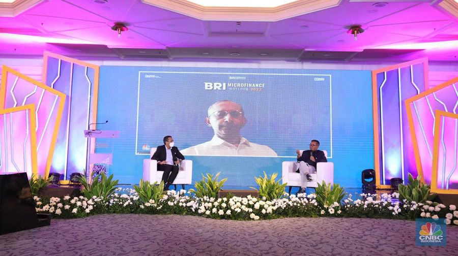 Direktur Utama Bank BRI, Sunarso di acara BRI Microfinance Outlook 2022 (CNBC Indonesia/Tri Susilo)