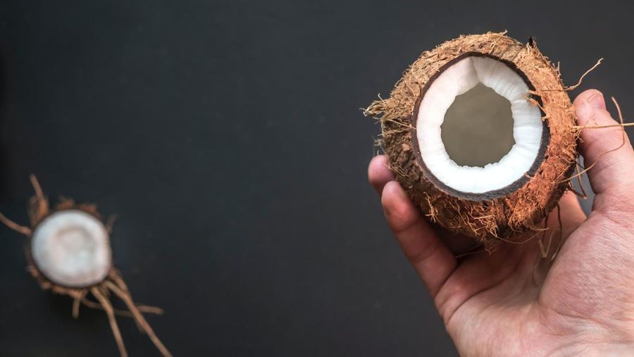 Ilustrasi Coconut Oil (Photo by Mike from Pexels)