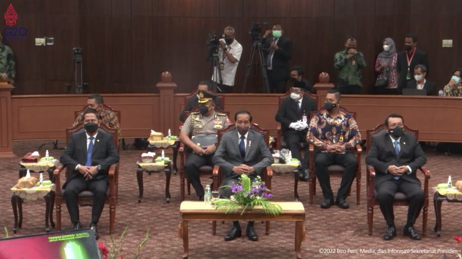 Jokowi di Sidang Pleno Khusus Penyampaian Laporan Mahkamah Konstitusi Tahun 2021, 10 Februari 2022 (Tangkapan Layar Youtube)