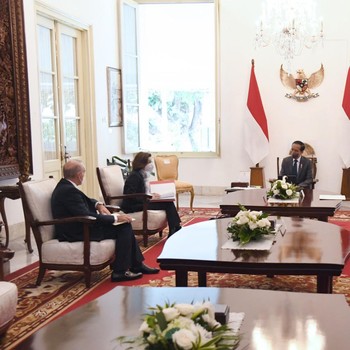 Momen Menhan Prabowo Antar Madam Parly Sowan Presiden Jokowi