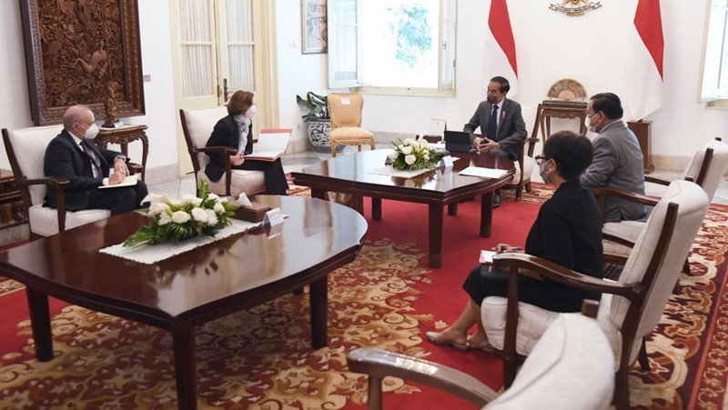 Menhan Prabowo Antar Menhan Parly Bertemu Presiden Jokowi. (BPMI Setpres/Lukas)