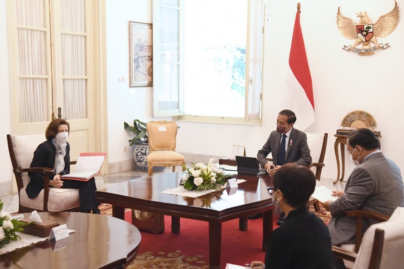 Menhan Prabowo Antar Menhan Parly Bertemu Presiden Jokowi. (BPMI Setpres/Lukas) Menhan Prabowo Antar Menhan Parly Bertemu Presiden Jokowi. (BPMI Setpres/Lukas)