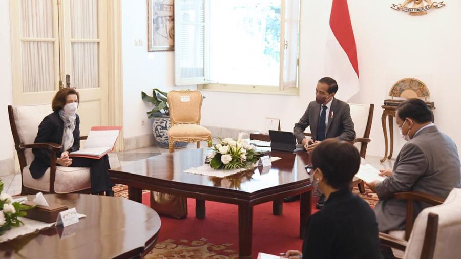 Presiden Jokowi Terima Kunjungan Menteri Angkatan Bersenjata Prancis. (Lukas - Biro Pers Sekretariat Presiden)