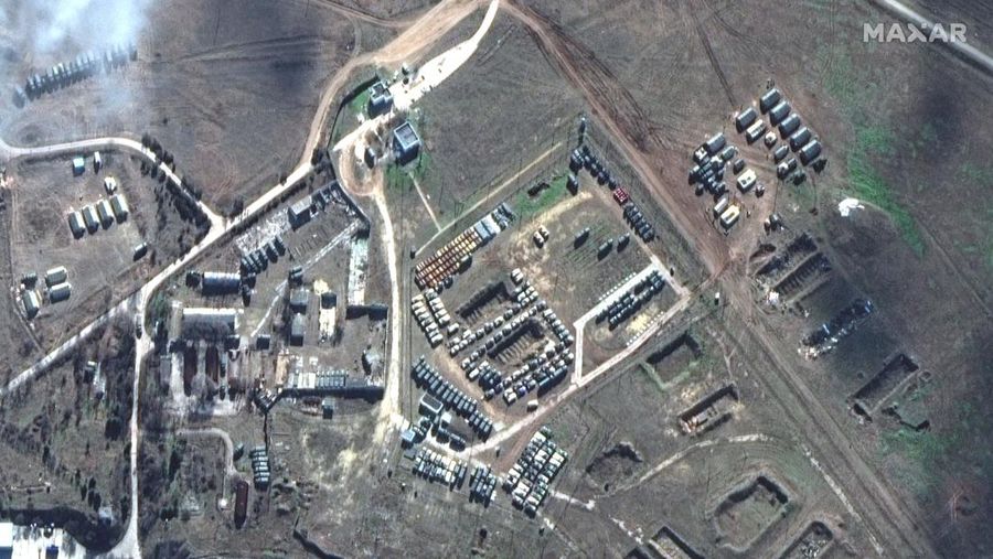 Citra satelit menunjukkan tenda dan area perumahan pasukan di Area Pelatihan Kursk, Rusia (via REUTERS/MAXAR TECHNOLOGIES)