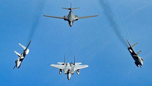 Russia-Ukraine Step aside!  Canada lashes out at Chinese fighter jets
