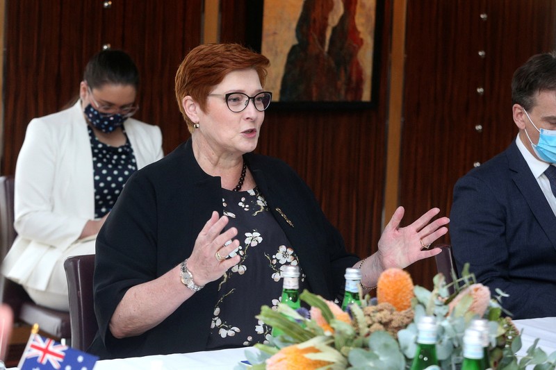 Menteri Luar Negeri AS Antony Blinken berbicara dengan Menteri Luar Negeri Australia Marise Payne selama pertemuan di Melbourne, Australia 11 Februari 2022. (Hamish Blair/Pool via REUTERS REUTERS)