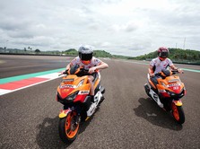 Pebalap dan Kru MotoGP Ramai Borong Kartu Perdana Telkomsel