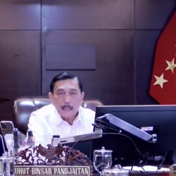 Tak Injak Rem Saat Kasus Covid Melesat, Ini Penjelasan Luhut!