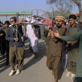 Potret Pemakaman Pria Pakistan yang Diduga Bakar Alquran
