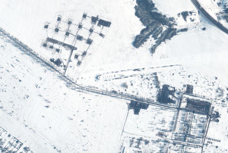 Gambar Satelit suasana unit helikopter di Belgorod, Rusia Gambar satelit menunjukkan gambaran unit helikopter dan pasukan di Belgorod, Rusia, Minggu (13/2/2022). (2022 Maxar Technologies/Handout via REUTERS)