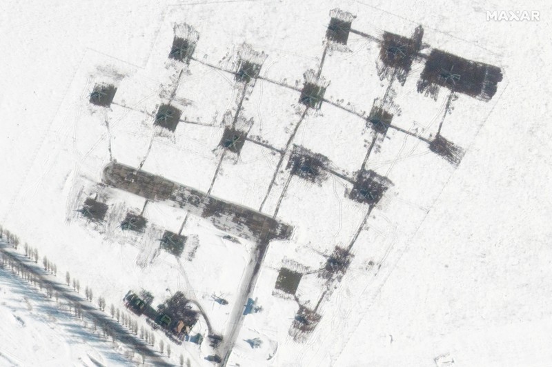 Gambar Satelit suasana unit helikopter di Belgorod, Rusia Gambar satelit menunjukkan gambaran unit helikopter dan pasukan di Belgorod, Rusia, Minggu (13/2/2022). (2022 Maxar Technologies/Handout via REUTERS)