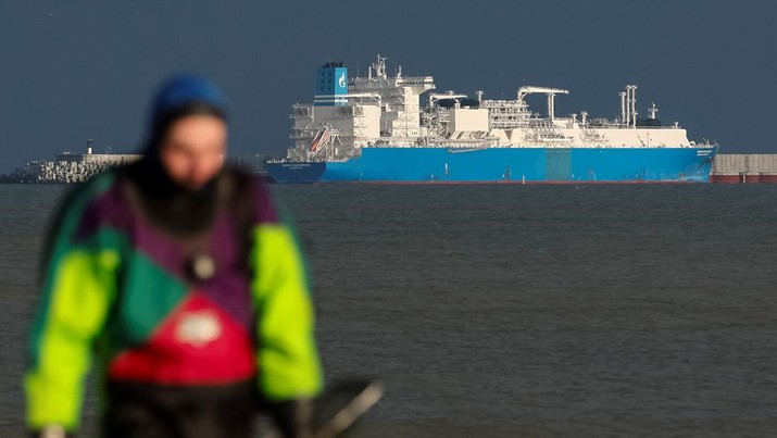 Russian Gazprom's the Marshal Vasilevskiy vessel, a floating storage and regasification unit (FSRU), is seen anchored offshore in the Baltic Sea near Kaliningrad, Russia, February 3, 2022.  REUTERS/Vitaly Nevar