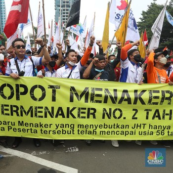 JHT Cair Umur 56, Copot Menaker 'Menggema' di Demo Buruh