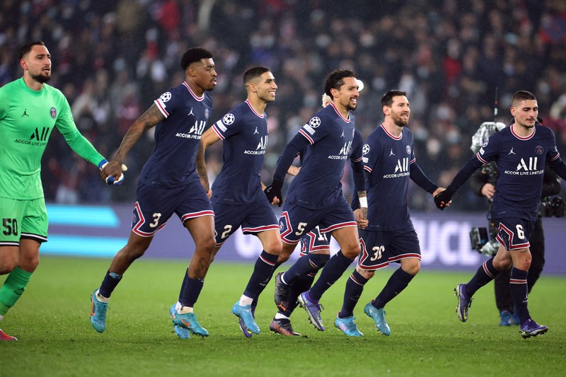 SOCCER-CHAMPIONS-PSG-MAD/REPORT Soccer Football - Champions League - Round of 16 First Leg - Paris St Germain v Real Madrid - Parc des Princes, Paris, France - February 15, 2022 Real Madrid's Casemiro in action REUTERS/Gonzalo Fuentes