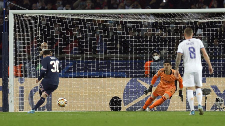 Soccer Football - Champions League - Round of 16 First Leg - Paris St Germain v Real Madrid - Parc des Princes, Paris, France - February 15, 2022 Real Madrid's Casemiro in action REUTERS/Gonzalo Fuentes