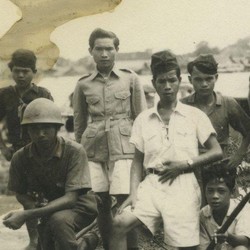 Bermodal Kacamata, Orang Ini Sukses Usir Belanda