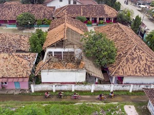 Perbandingan Harga Genteng Vs Seng, Berapa Ya?
