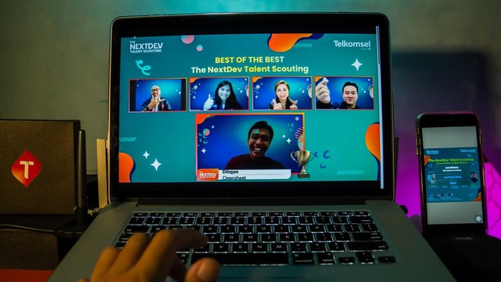 TheNextDev Ajang Mencari Startup Terbaik TheNextDev digelar Telkomsel sebagai ajang mencari startup terbaik di masing-masing lini.