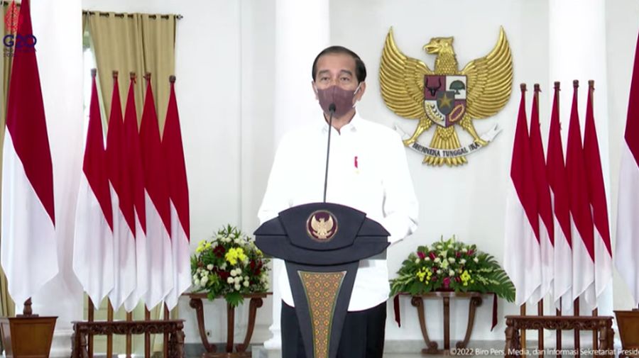 Presiden Joko Widodo (Jokowi) Melakukan Peninjauan Vaksinasi Covid-19 Secara Virtual di 17 Provinsi, Jumat (18/2/2022). (Tangkapan Layar Youtube Sekretariat Presiden)