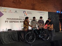 Jokowi Obral Subsidi Motor Listrik, Laba BIKE Ikut Tersetrum?