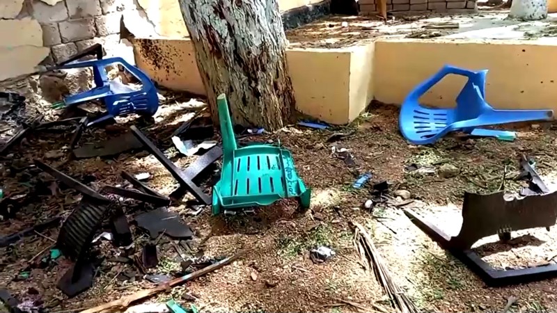Bom Bunuh Diri di Restoran Somalia (Tangkapan Layar Reuters TV) Bom Bunuh Diri di Restoran Somalia (Tangkapan Layar Reuters TV)