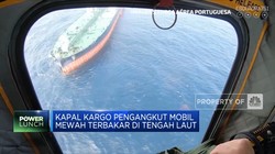 Kapal Kargo Pengangkut Mobil Mewah Terbakar di Tengah Laut