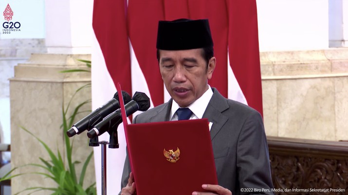 Pelantikan Gubernur Lemhannas RI dan Kepala Badan Pangan Nasional, 21 Februari 2022 (Tangkapan layar Youtube Setpres RI) Pelantikan Gubernur Lemhannas RI dan Kepala Badan Pangan Nasional, 21 Februari 2022 (Tangkapan layar Youtube Setpres RI)