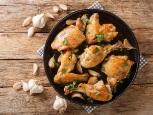 Resep Ayam Goreng Bawang Putih Ala Itsfrydays, Bikinnya Mudah dan Gampang!