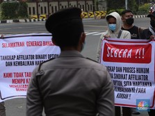 Begini Aksi Demo Para Korban Binomo di Mabes Polri