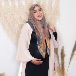 Aurel Lahirkan Anak Pertama, Atta: Malaikat Hidupku