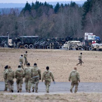 Potret Tentara AS Siaga di Perbatasan Ukraina, Siap Perang?