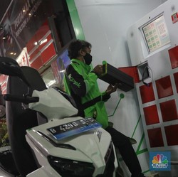 Jangan Kaget! Ribuan Motor Listrik Gojek Wara-wiri di RI