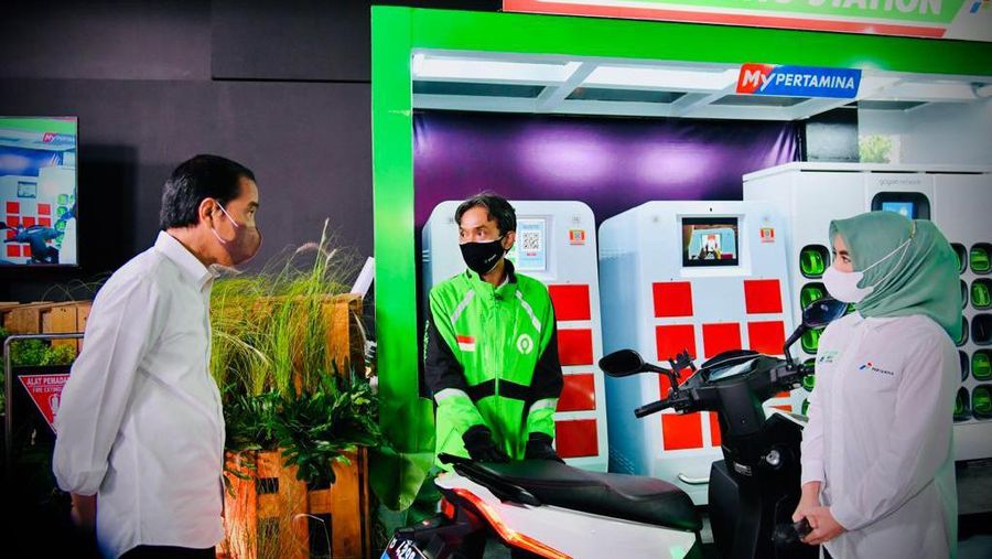 Akselerasi transformasi sistem peradilan konvensional menjadi sistem peradilan modern telah dilakukan Mahkamah Agung guna mempercepat transformasi hukum Indonesia. Untuk itu, Presiden Joko Widodo mengapresiasi langkah Mahkamah Agung dalam mempercepat pembangunan pengadilan modern. (Dok: Biro Pers Sekretariat Presiden)