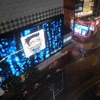 Hong Kong Bak Kota Hantu, Potret Jalanan hingga Bandara Sepi