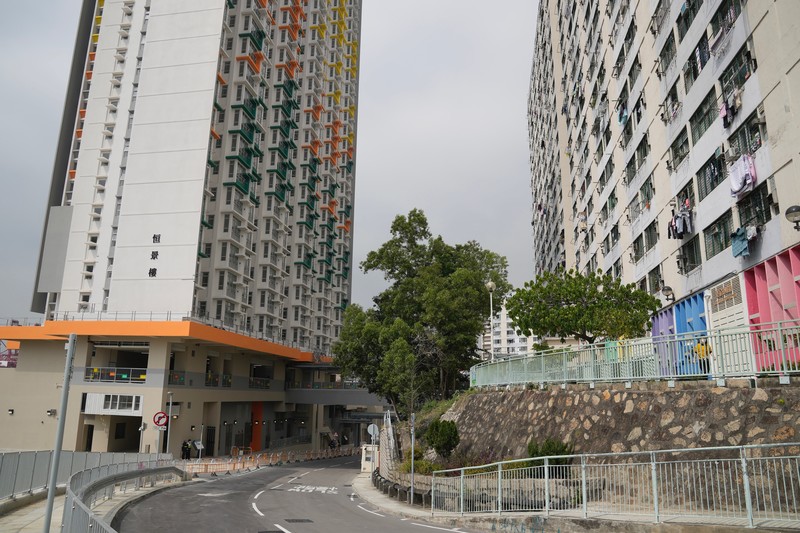 Jalan utama Hong Kong sepi akibat lonjakan kasus Covid-19. (REUTERS/LAM YIK) Jalan utama Hong Kong sepi akibat lonjakan kasus Covid-19. (REUTERS/LAM YIK)