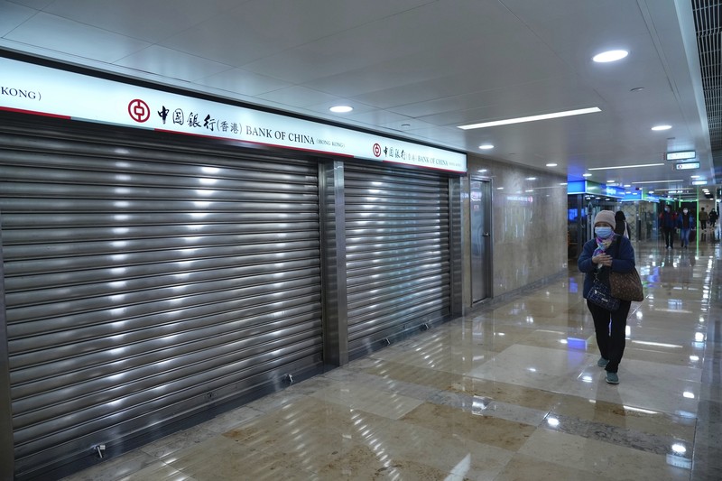 Jalan utama Hong Kong sepi akibat lonjakan kasus Covid-19. (REUTERS/LAM YIK) Jalan utama Hong Kong sepi akibat lonjakan kasus Covid-19. (REUTERS/LAM YIK)