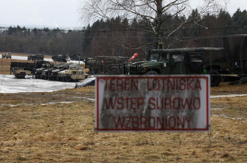 Bandara Kyiv, Ukraina ditutup sementara akibat serangan Rusia. (REUTERS/UMIT BEKTAS) Bandara Kyiv, Ukraina ditutup sementara akibat serangan Rusia. (REUTERS/UMIT BEKTAS)