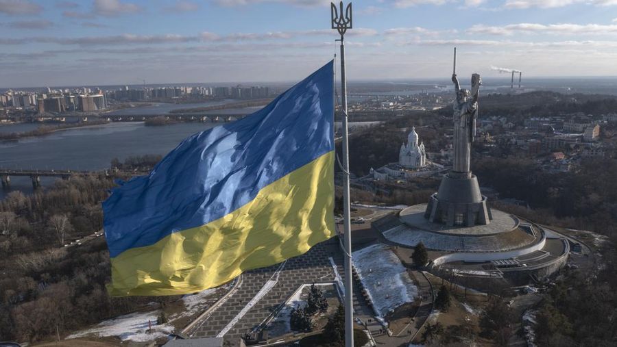 Bendera Ukraina (AP/Efrem Lukatsky)