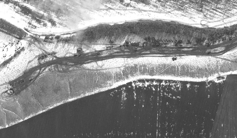 Citra satelit perlihatkan pasukan baru Rusia di dekat Ukraina. (via REUTERS/MAXAR TECHNOLOGIES)